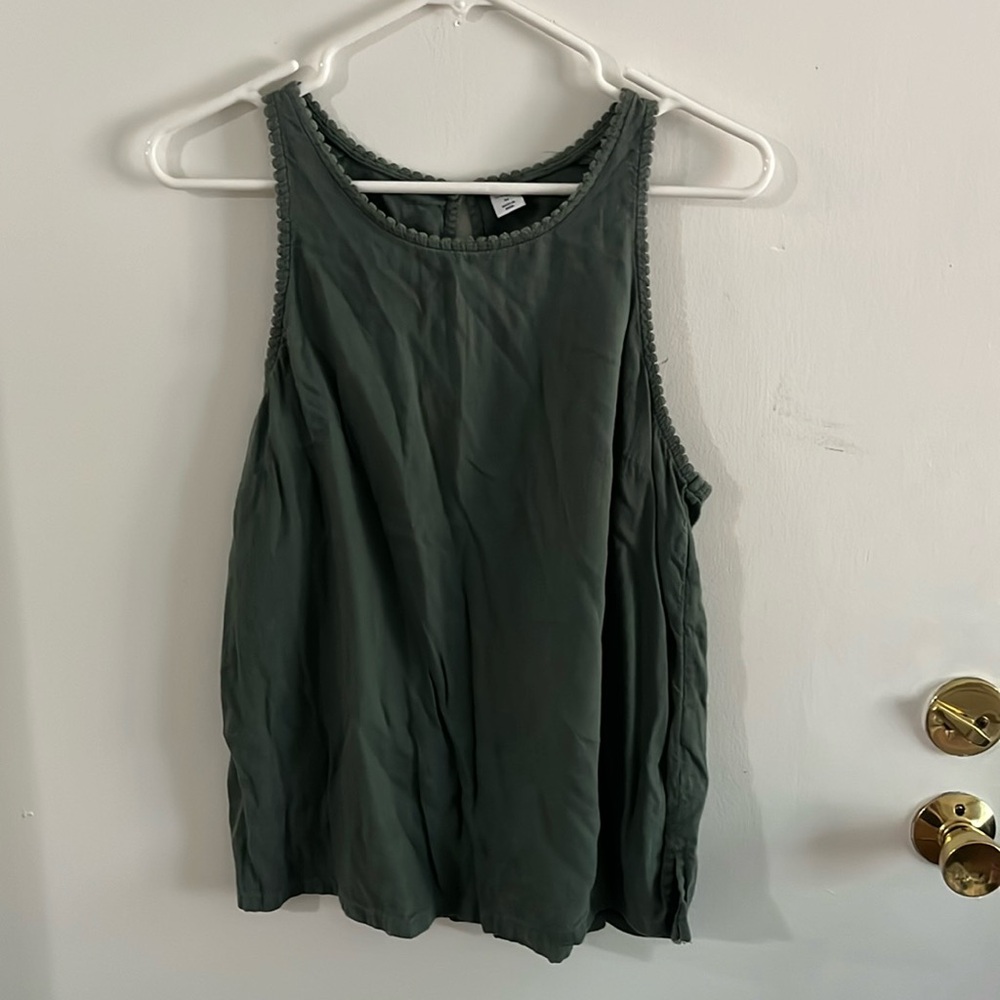 Old navy sleeveless top
